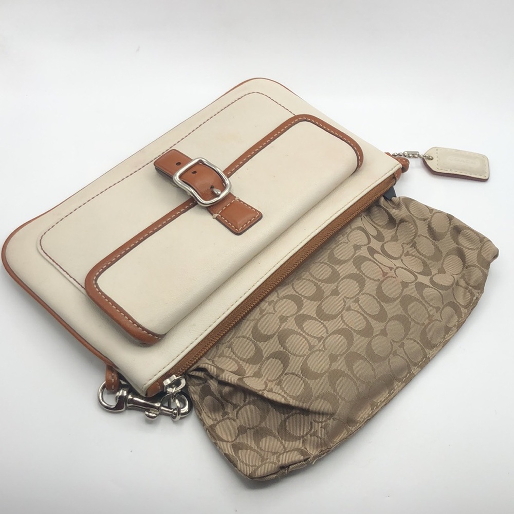 COACH White Saddle Leather Wristlet Buckle Flap Clutch. VTG - Picture 10 of 16